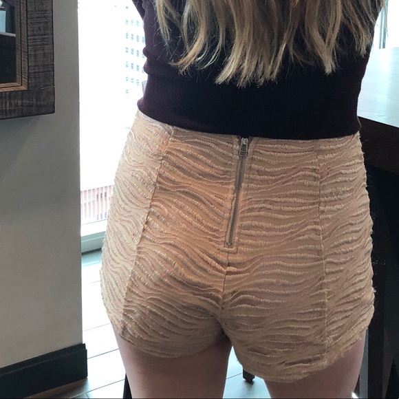 BEIGE HOT SHORTS | High waisted back zip - Picture 7 of 8